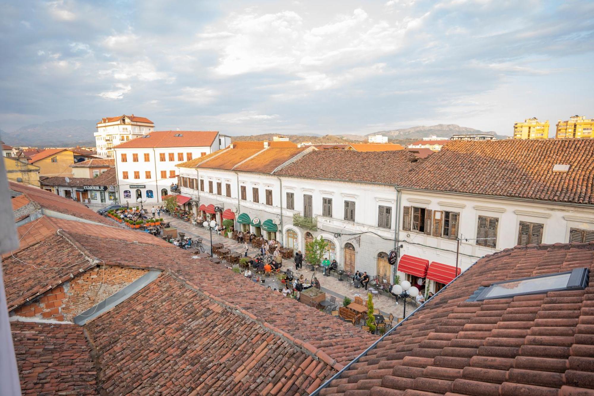 Hotel Carmen Shkoder Exterior photo